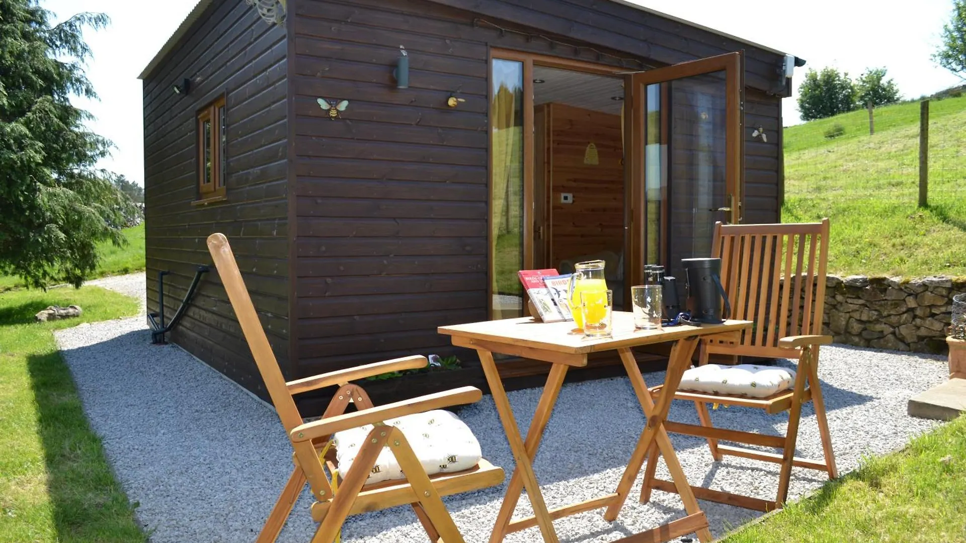 The Hive Lodge Cabin At Ashes Farm, Near Settle 0*,  United Kingdom