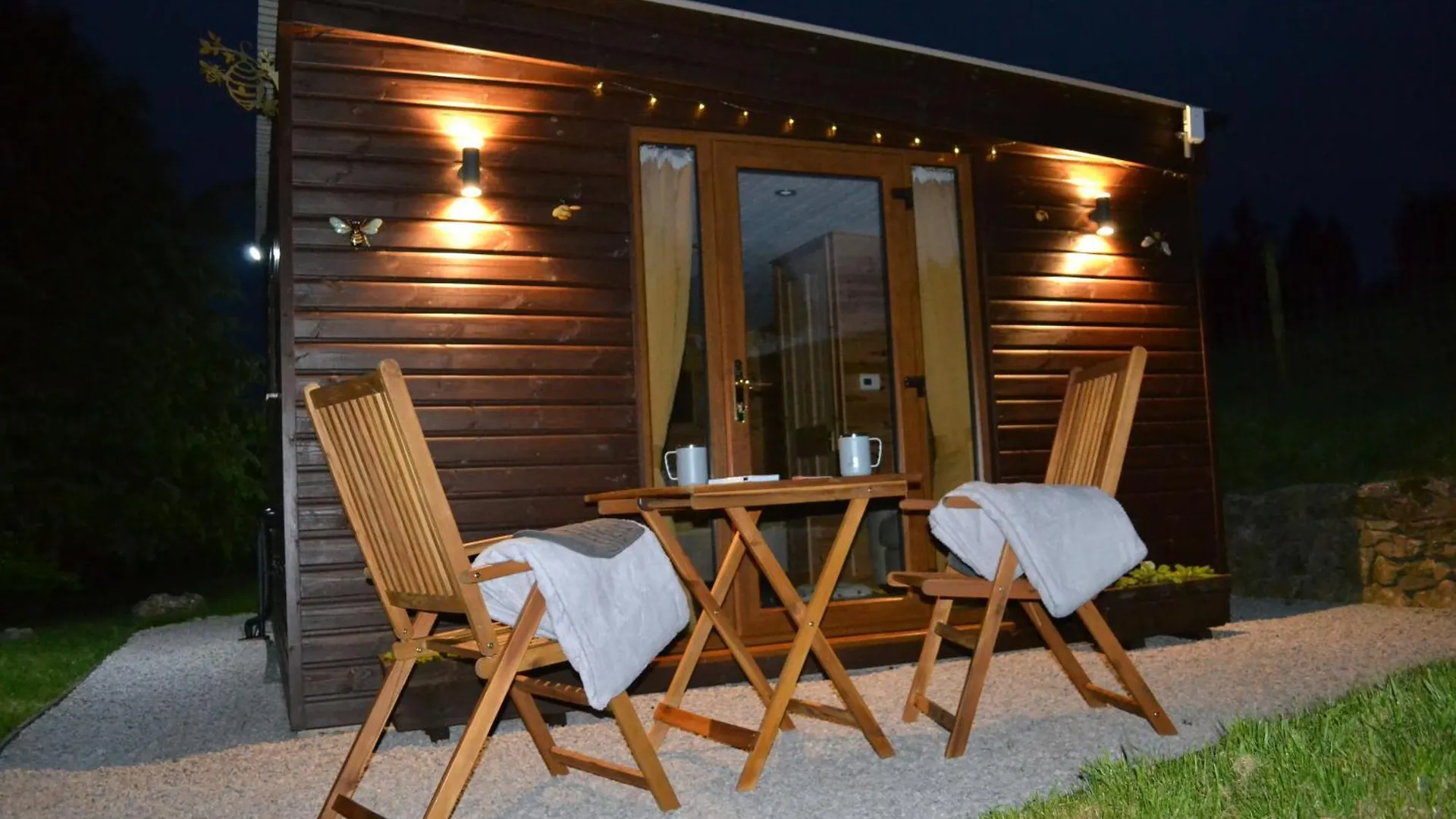 The Hive Lodge Cabin At Ashes Farm, Near Settle