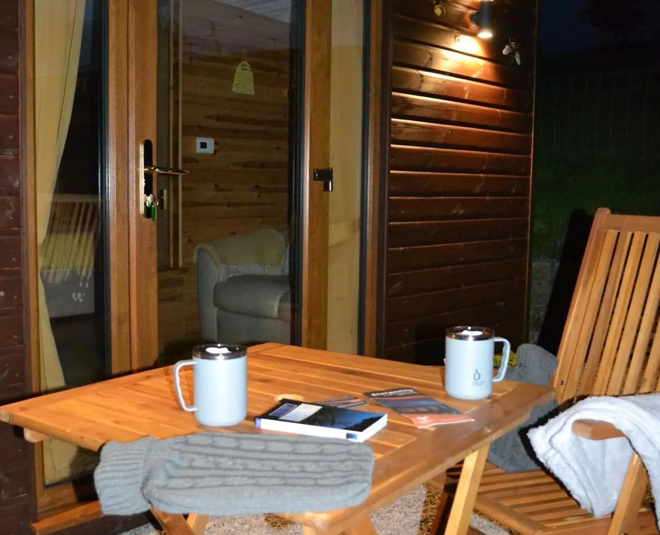 The Hive Lodge Cabin At Ashes Farm, Near Settle