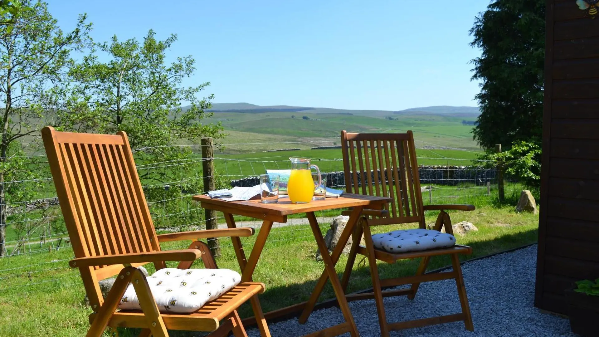The Hive Lodge Cabin At Ashes Farm, Near Settle 0*,